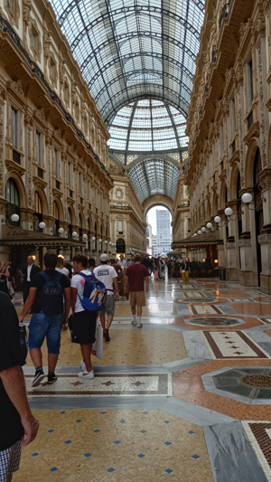 Vicotr Emanunel II Shopping Center. Milan, Italy. Photo by David Wineberg